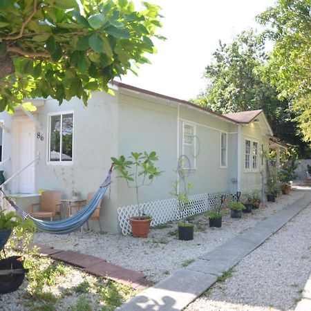 Quiet & Centrally Located House - Private Parking, Laundry And Storage For Luggage Miami Bagian luar foto