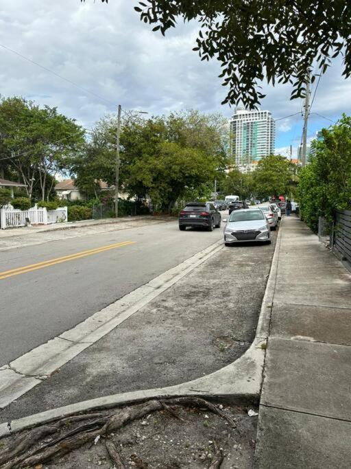 Quiet & Centrally Located House - Private Parking, Laundry And Storage For Luggage Miami Bagian luar foto