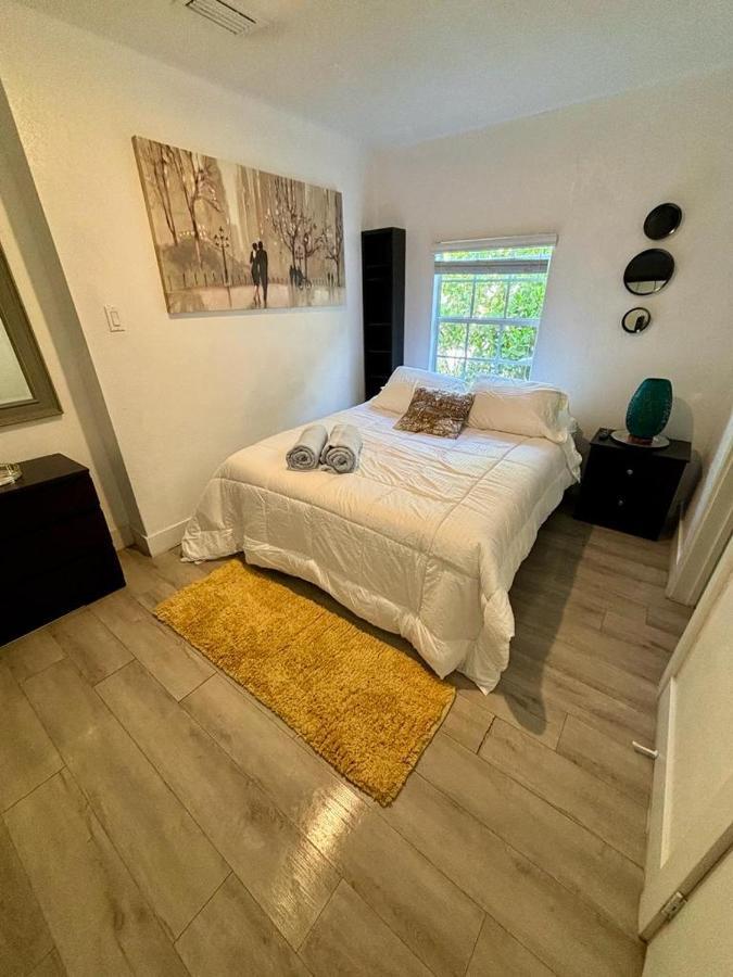 Quiet & Centrally Located House - Private Parking, Laundry And Storage For Luggage Miami Bagian luar foto