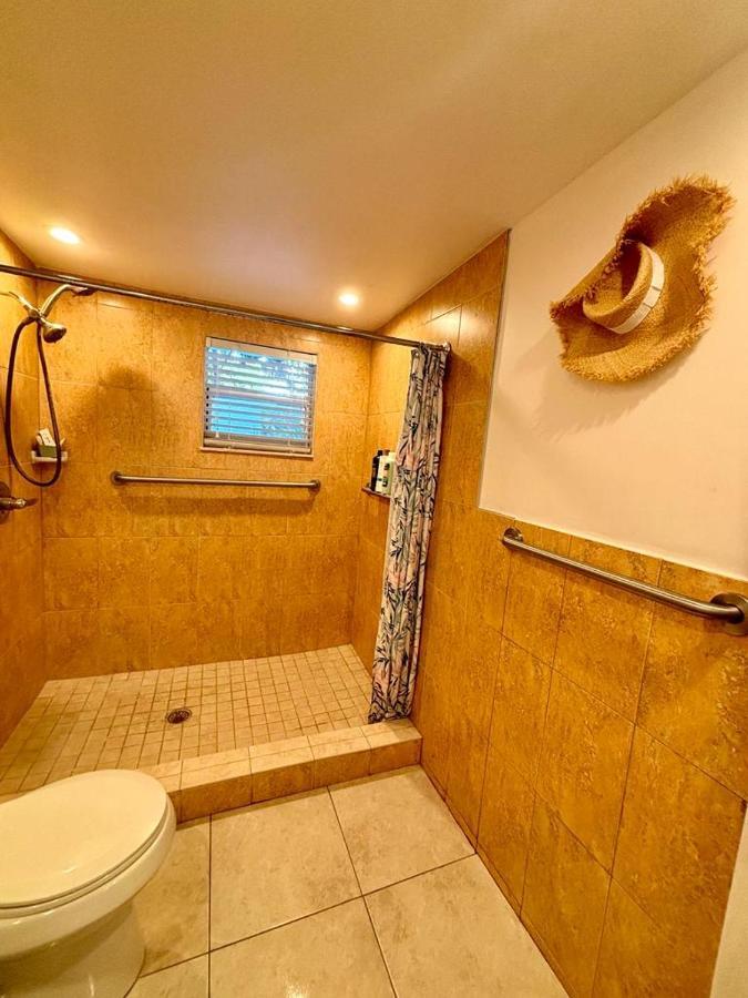 Quiet & Centrally Located House - Private Parking, Laundry And Storage For Luggage Miami Bagian luar foto