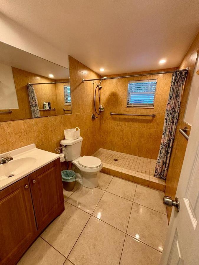 Quiet & Centrally Located House - Private Parking, Laundry And Storage For Luggage Miami Bagian luar foto