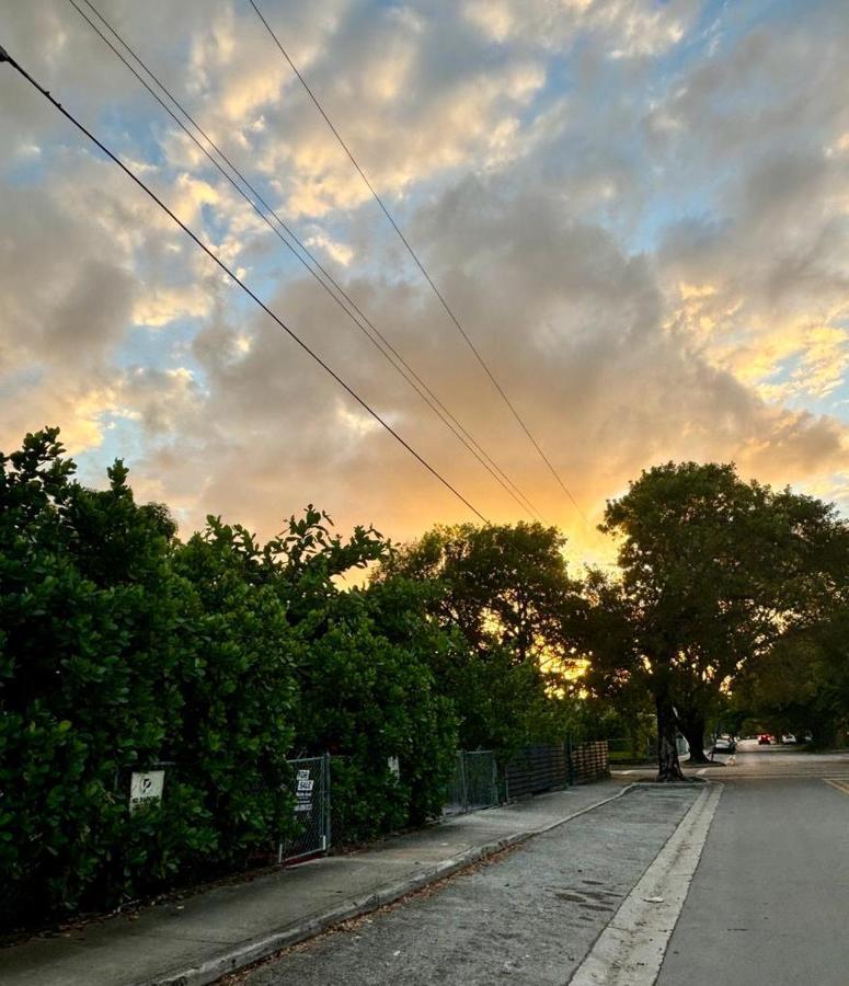 Quiet & Centrally Located House - Private Parking, Laundry And Storage For Luggage Miami Bagian luar foto