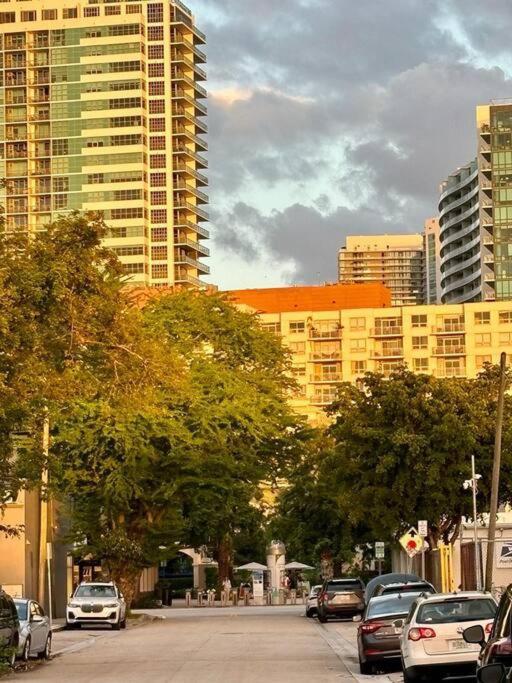 Quiet & Centrally Located House - Private Parking, Laundry And Storage For Luggage Miami Bagian luar foto