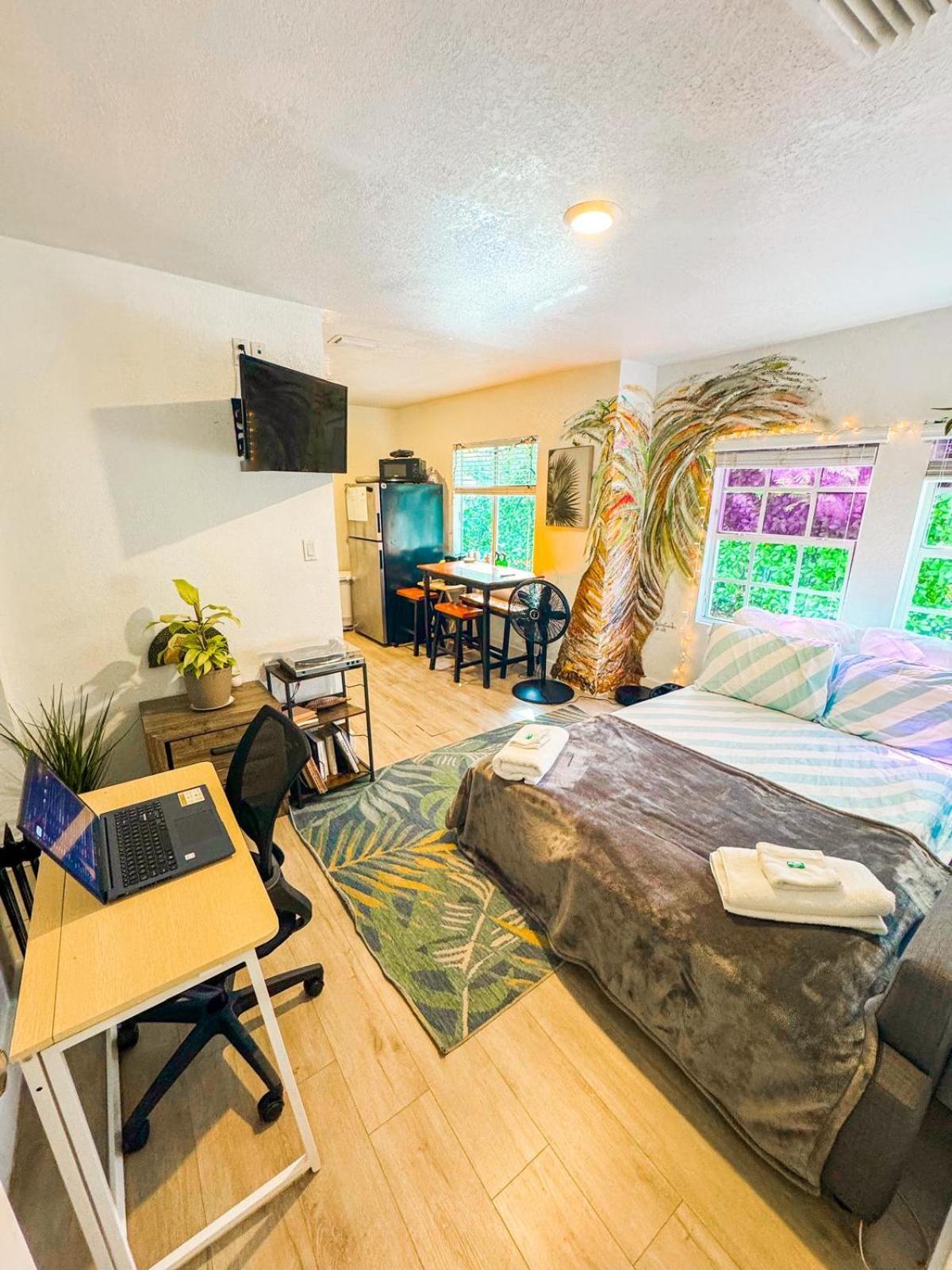 Quiet & Centrally Located House - Private Parking, Laundry And Storage For Luggage Miami Bagian luar foto